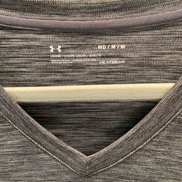 Medium- Gray UnderArmour HeatGear Tshirt - Picture 3 of 3